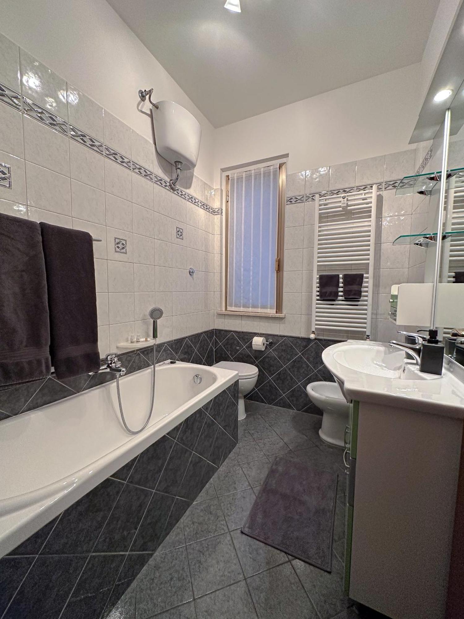 Bora Scura Apartment Триест Экстерьер фото